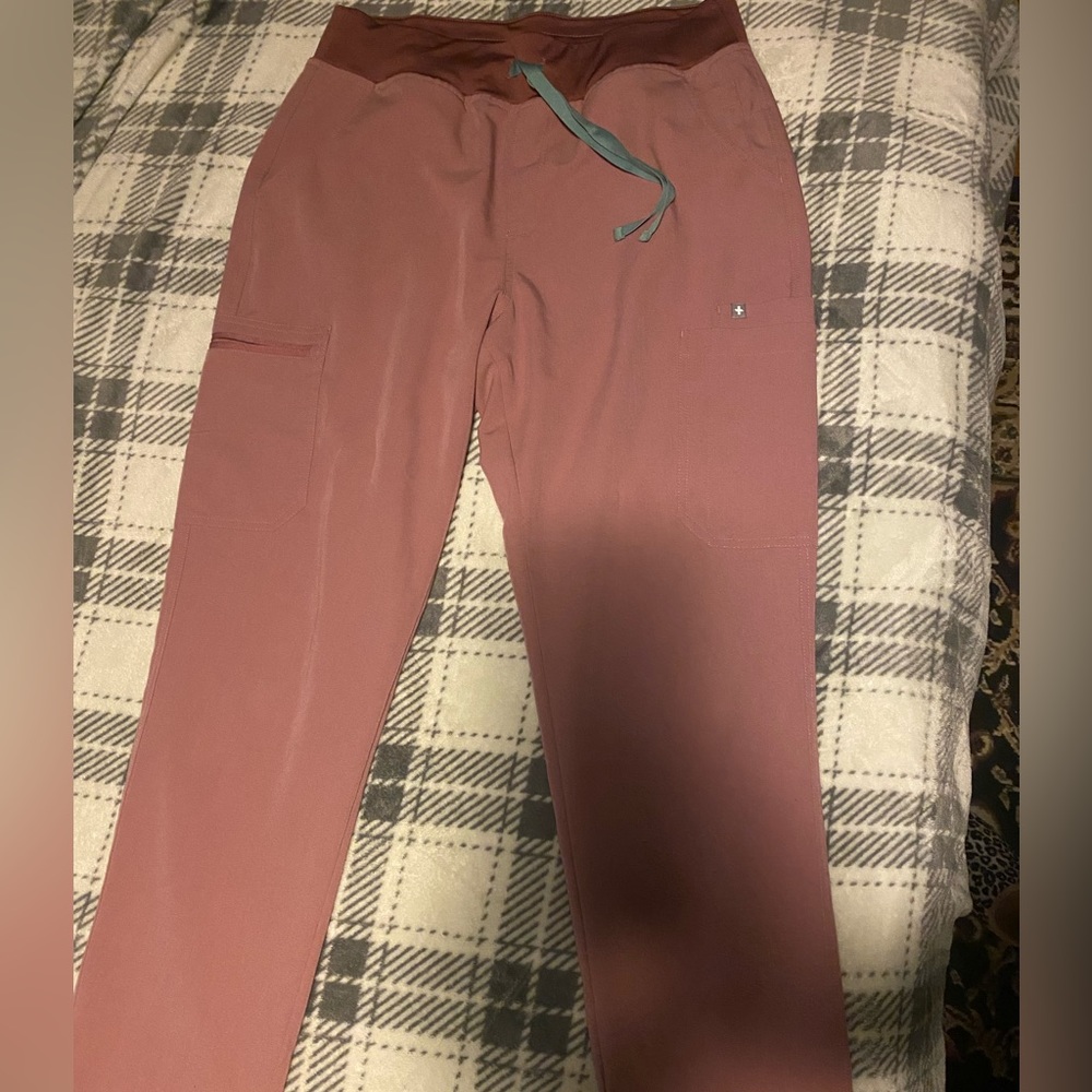 Figs Yola Mineral Mauve EUC
